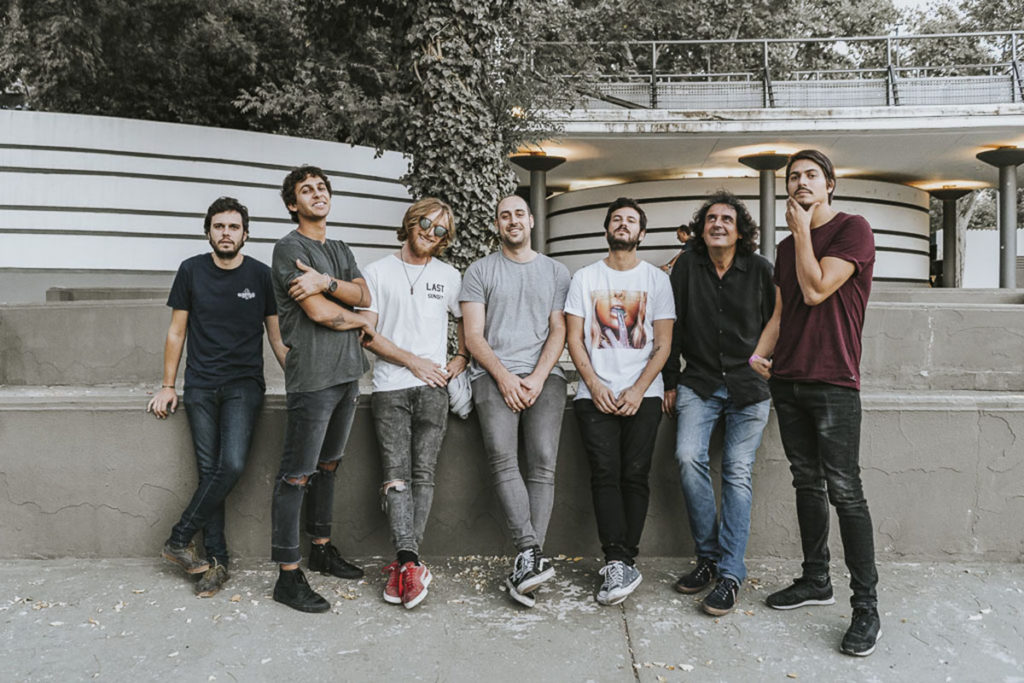 La banda Taburete al completo